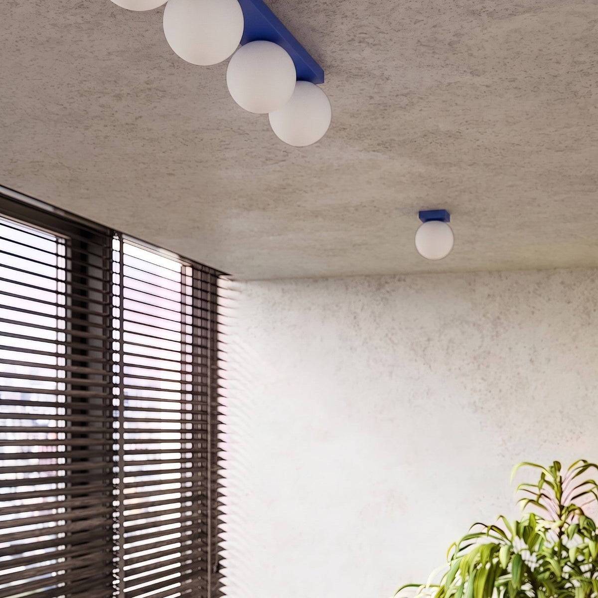 Applique Globe Solis Verre Opalin Bleu Outremer