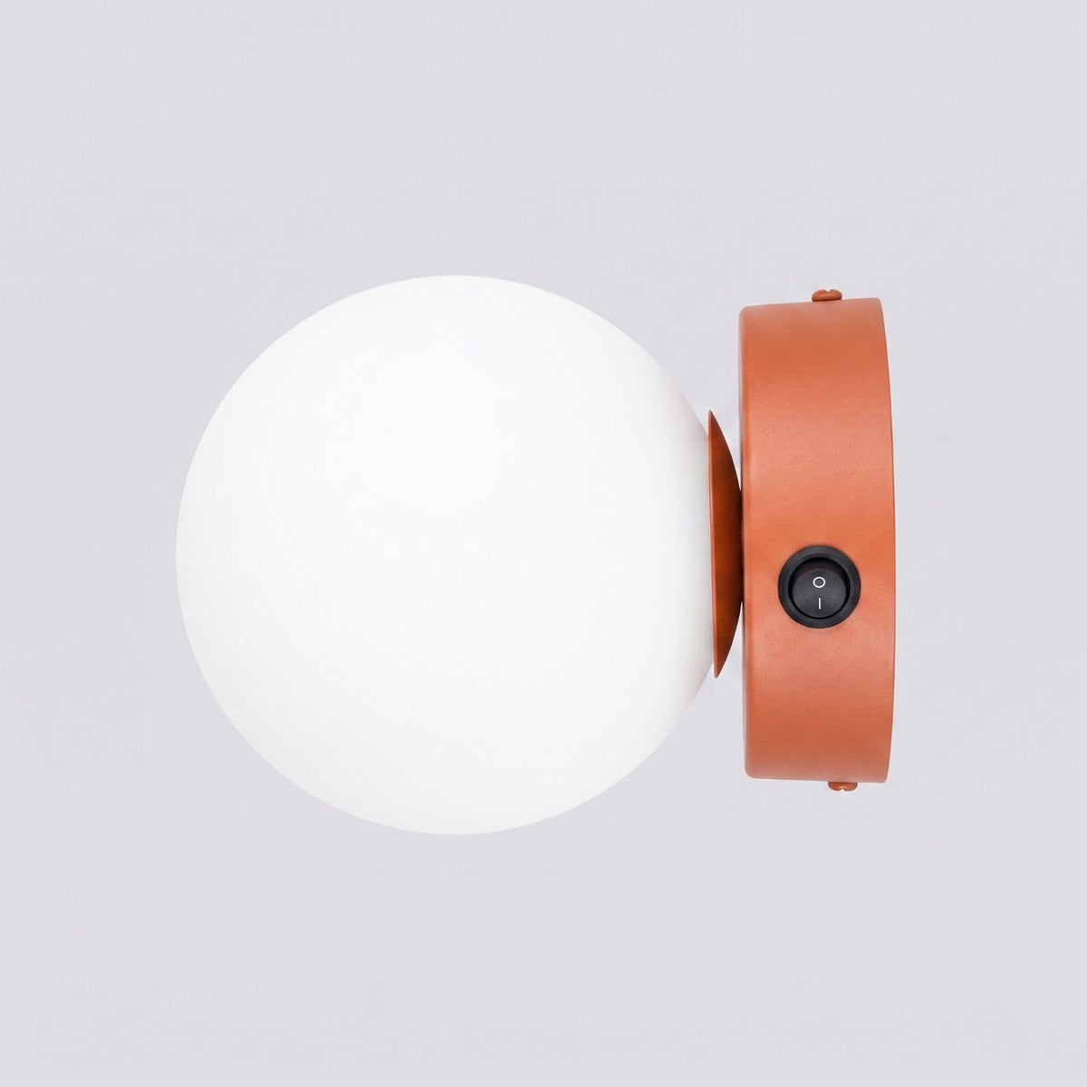 Applique Globe Solis Verre Opalin Ocre Rouge