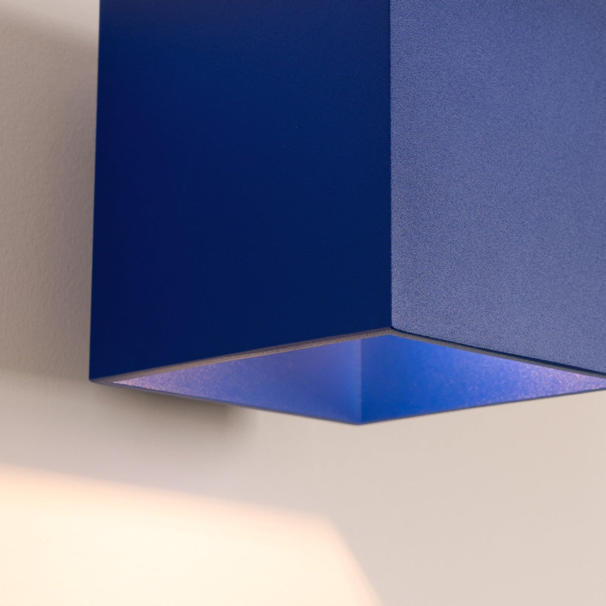 Applique Cube LED Bleu Outremer