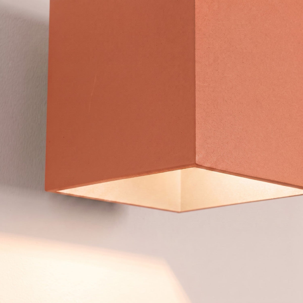 Applique Cube LED Ocre Rouge