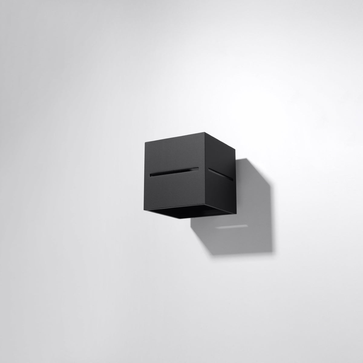 Applique Cube Ouvert Noire