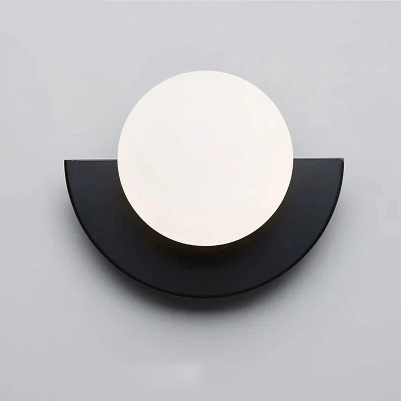 Applique LED Demi-Cercle Métal et Globe Opalin