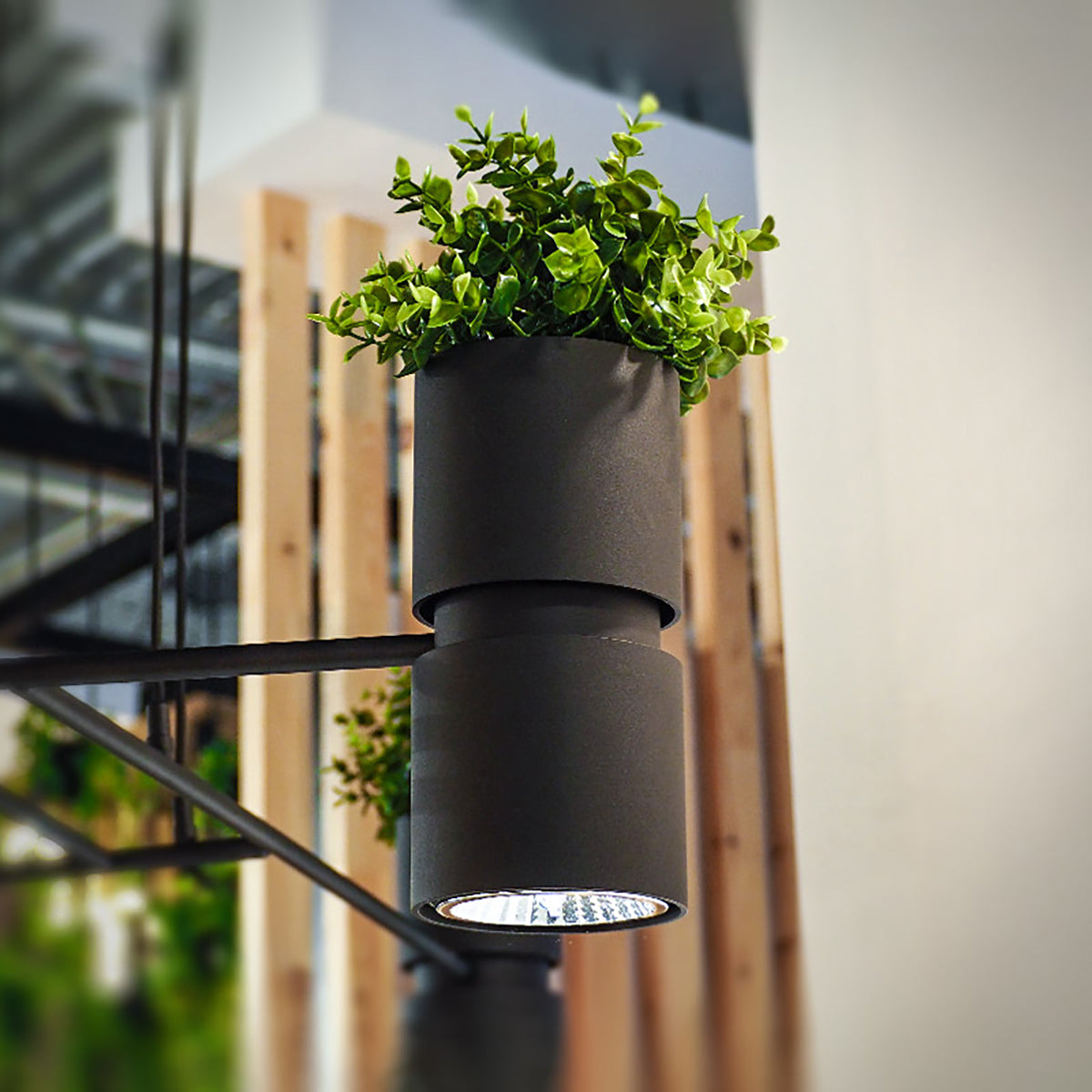 Applique Jardinière Noire