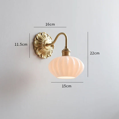 Applique Vintage Opaline Côtelé et Laiton