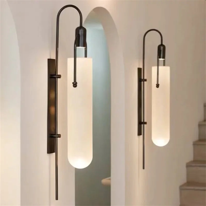 Applique Verre Opalin et Métal Noir